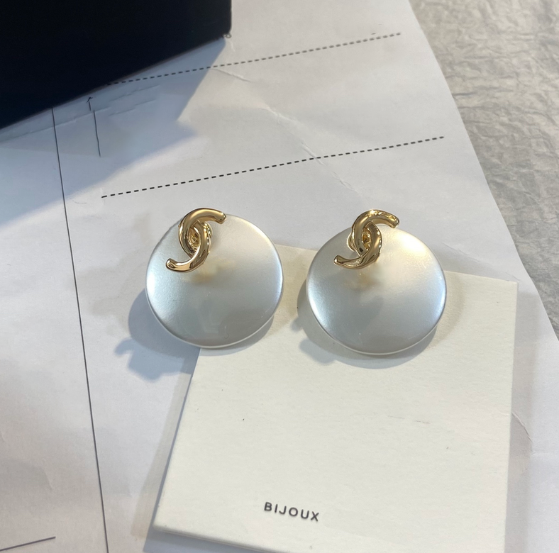 New Designer Earrings Stud Fashion Pearl Dangle Earrings Brass Eardrop Luxury Lovers Gift Aretes Orecchini Women Female Classic Wedding Party Jewelr