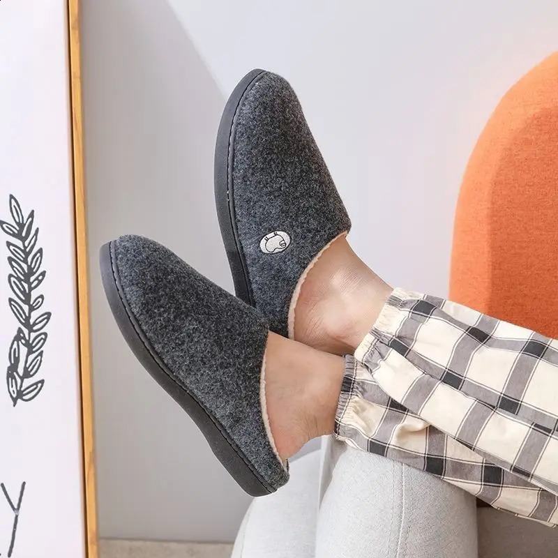 Men's Extra Large Warm Plush Cotton Slippers for Indoor Fashion Comfortable Home Use Thick Sole Thermal Furry Winter Slippers 260921