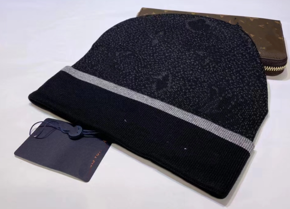 Designer Autumn Winter Hot Style Beanie Hats Men and Women Fashion Universal Knitted Cap Autumn Wool Outdoor Warm Skull Caps