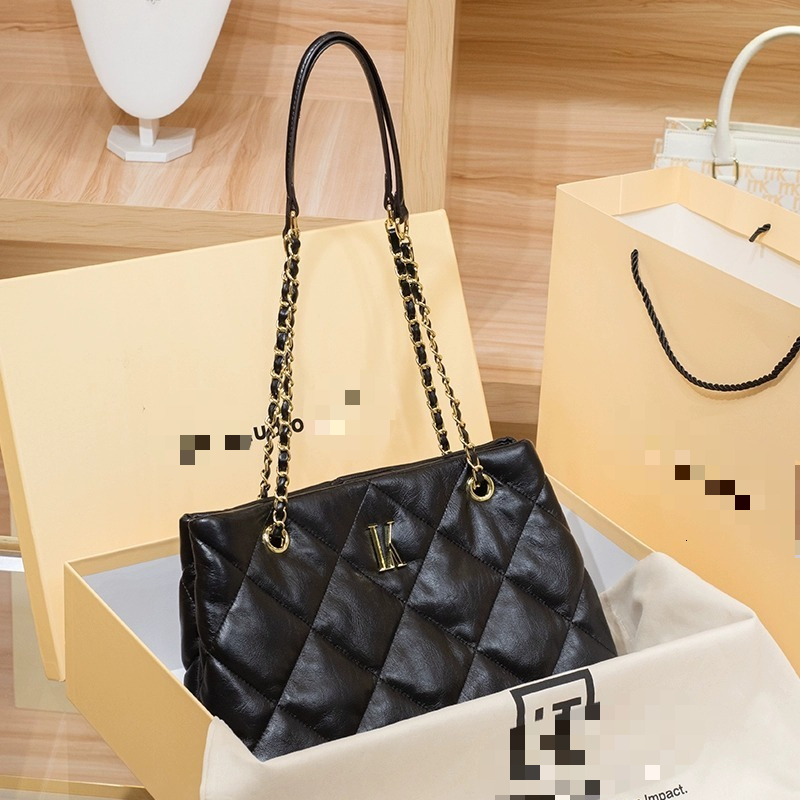 Genuine Leather Quilted Chain Tote for Women 2026 New Versatile Mommy Commuter Large Capacity Shoulder Bag swissmilitary