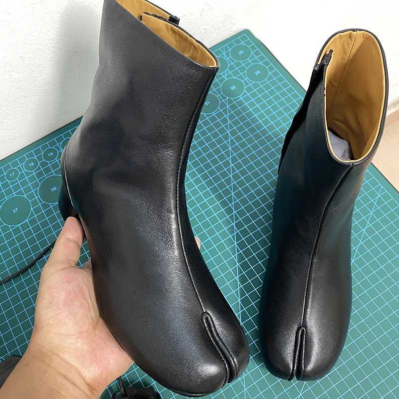 Designer Split Boots Toe Women Tibi Ankle Boots Soft Leather Block Low Heel Side Zipper Short Booties Fashion Retro Daily Casual Women Botas J260922