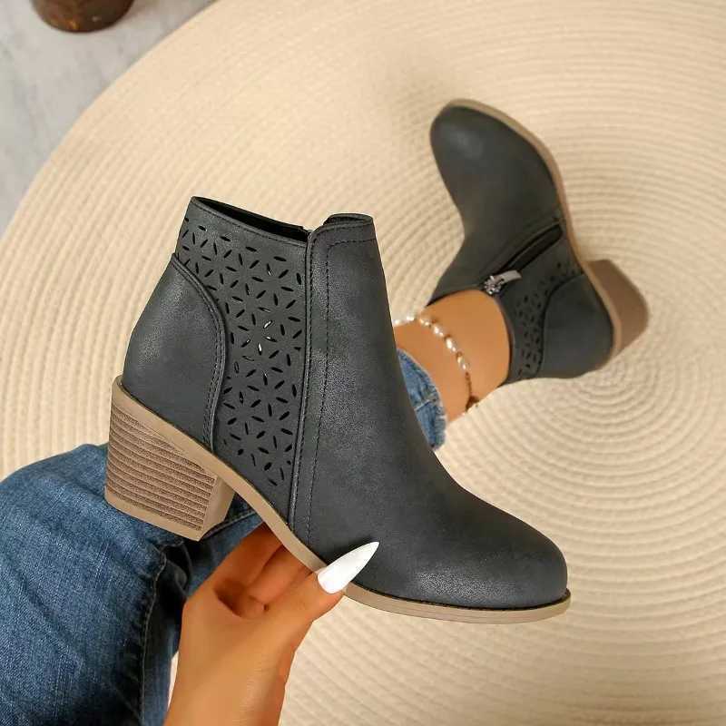Women Ankle Boots 2025 New Large Size Fashion Boots Pointed Toe Square Heel Women Shoes Autumn Winter Side Zipper Ladies Shoes T260922