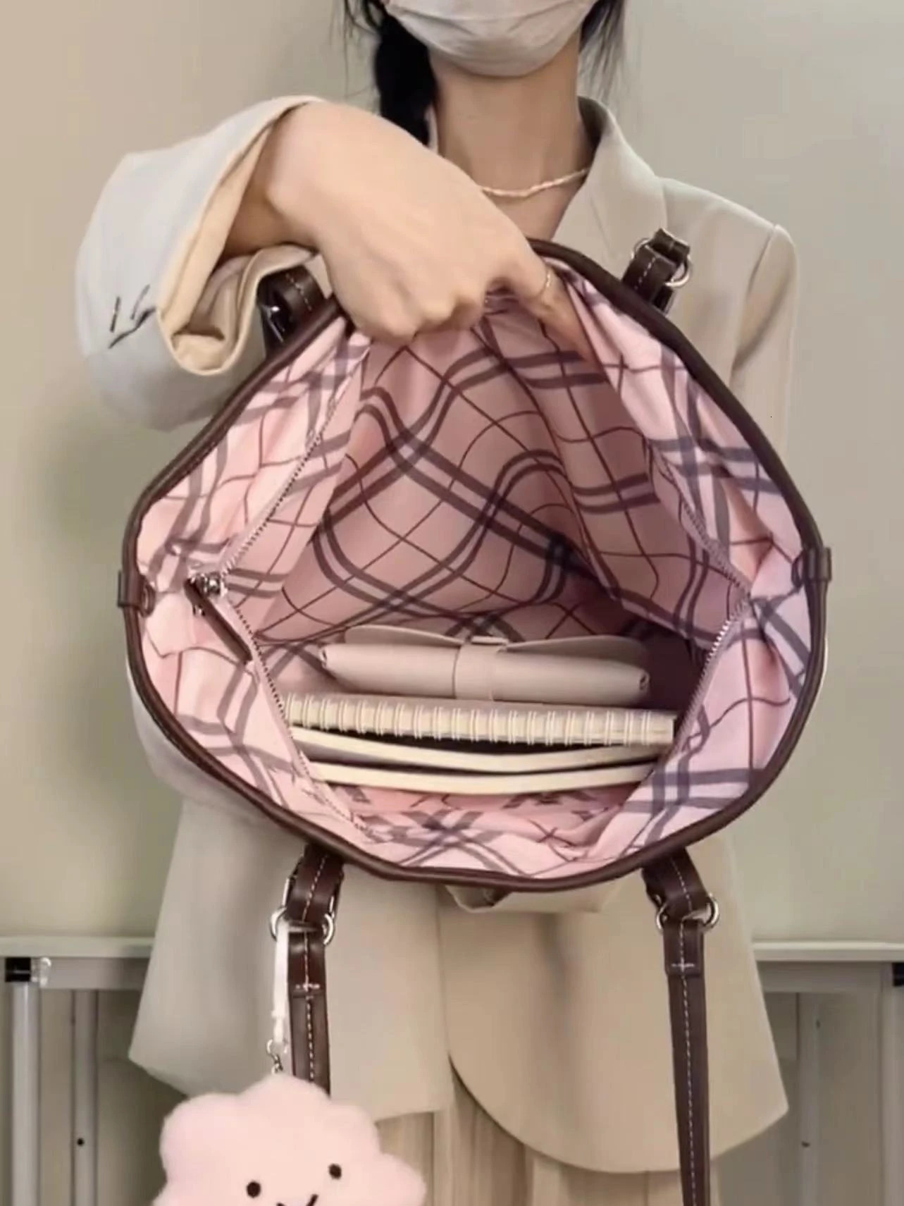 Retro Plaid Pink Tote Bag Large Capacity Handbag Fashionable Lazy Style Underarm Autumn Winter High Aesthetic Value 260922