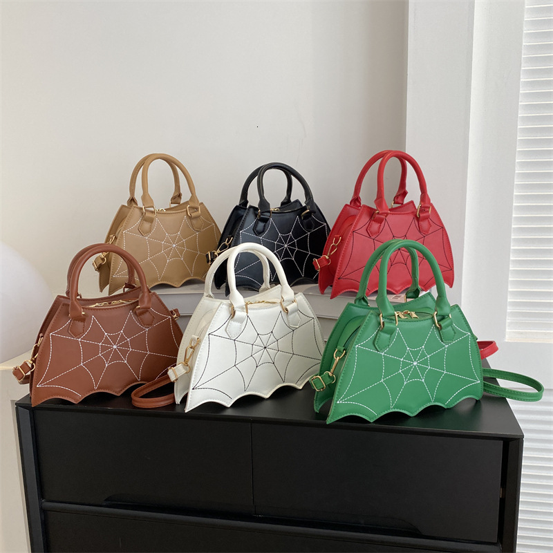 New Korean-style fashionable creative Halloween-themed quirky bat lady bag. Shoulder bag with a slanted design.