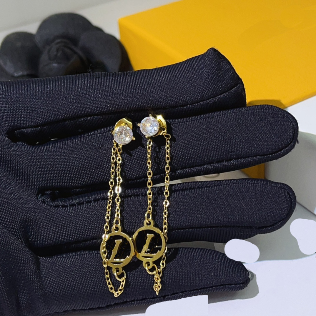 Classic Stud Earring Dangle Drop Letter Earrings High Quality Design Famous Women Pearl Crystal Rhinestone Wedding Party Fashion Jewelry Accessories