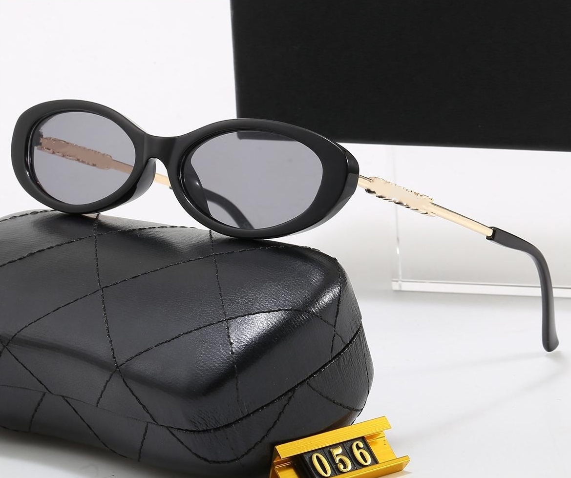 Womens Top quality Oval Frame Designer Sunglasses Womens Metal Mirror Legs Green Lens Sunglasses Retro Small Round Frame Sexy Little Women Glasses
