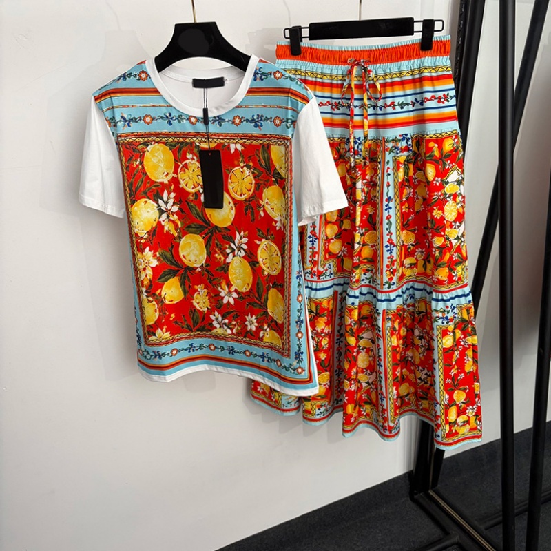 Y2K Style Lemon Print t Shirt Skirt Set Women Designer Retro Color Blocked Tees High Waist Pleated Skirts For Travel Vacation
