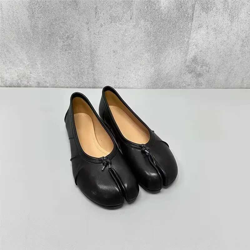 PU Dress Shoes Fi Hot Leather Tabi Shoes Wen Handmade Wen Flats High Quality Shoes Luxury Design Split-Toe Mes Shoes J260922