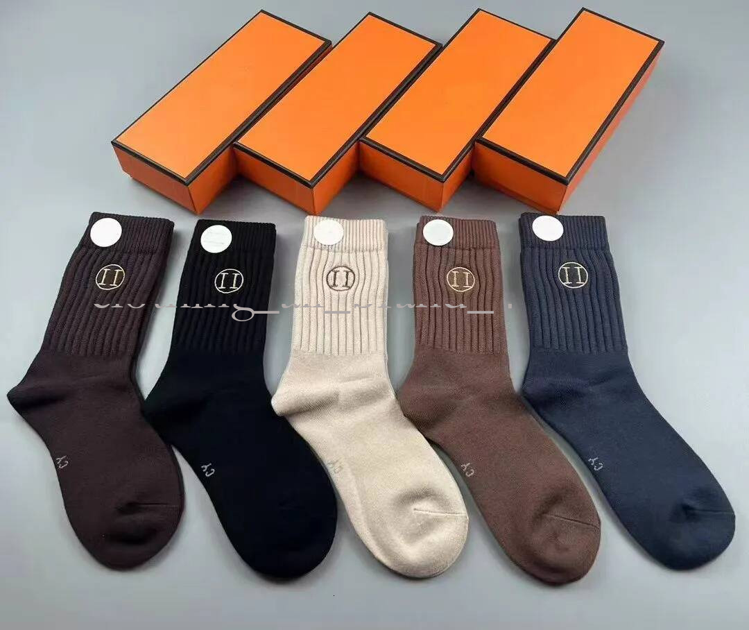 Luxury Fleece Designer 2025 Women's Korean Mid Calf Cotton Embroidered Letter New Style Thickened Autumn Winter Socks 5Pcs Eed