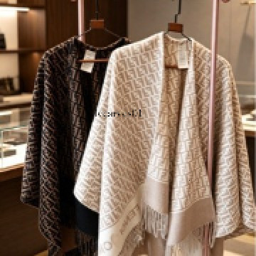 Designer cashmere cape Autumn and winter new women's cashmere scarf brand F letter double-sided split shawl with tassels