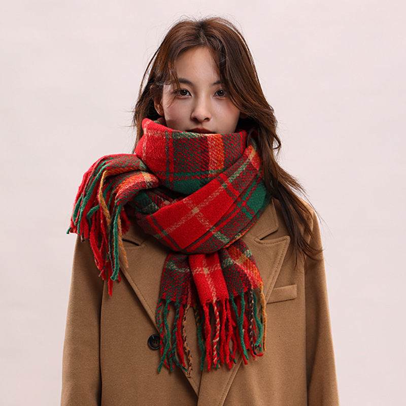 Plaid scarf women, versatile autumn and winter, classic Korean style, 2026 new design, shawl with a luxurious feel, warm neck wrap for men