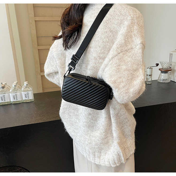 Box Cross Lightweight Body Simple Bag Unisex Trendy Diagonal Striped Shoulder Bag Soft PU Leather Pressed Shell Women's Messenger Bag H260922