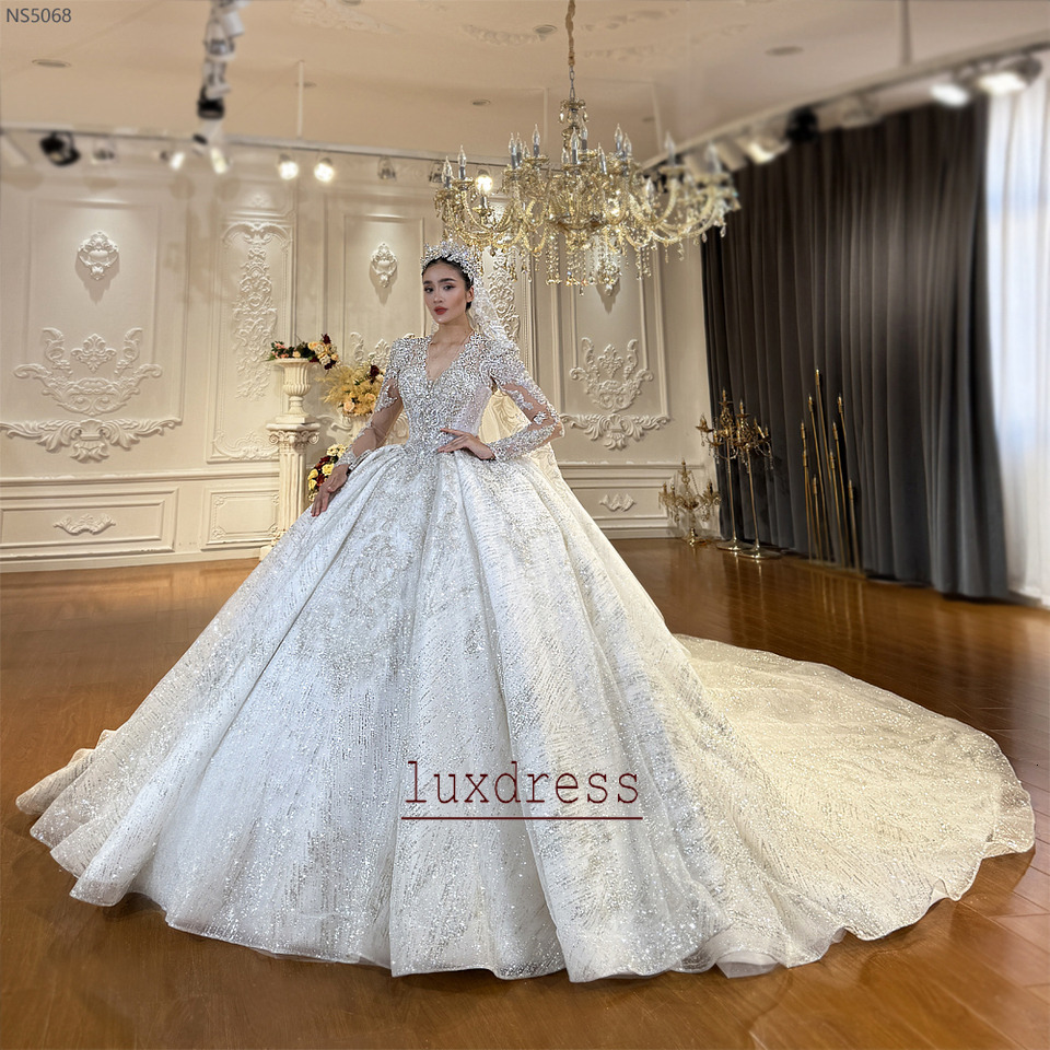 Luxurious 2026 Full Beading V-neckline Wedding Dress A Line V Neck Long Sleeves Appliques Lace Beads Ruched Bridal Gowns Vestidos de Novias
