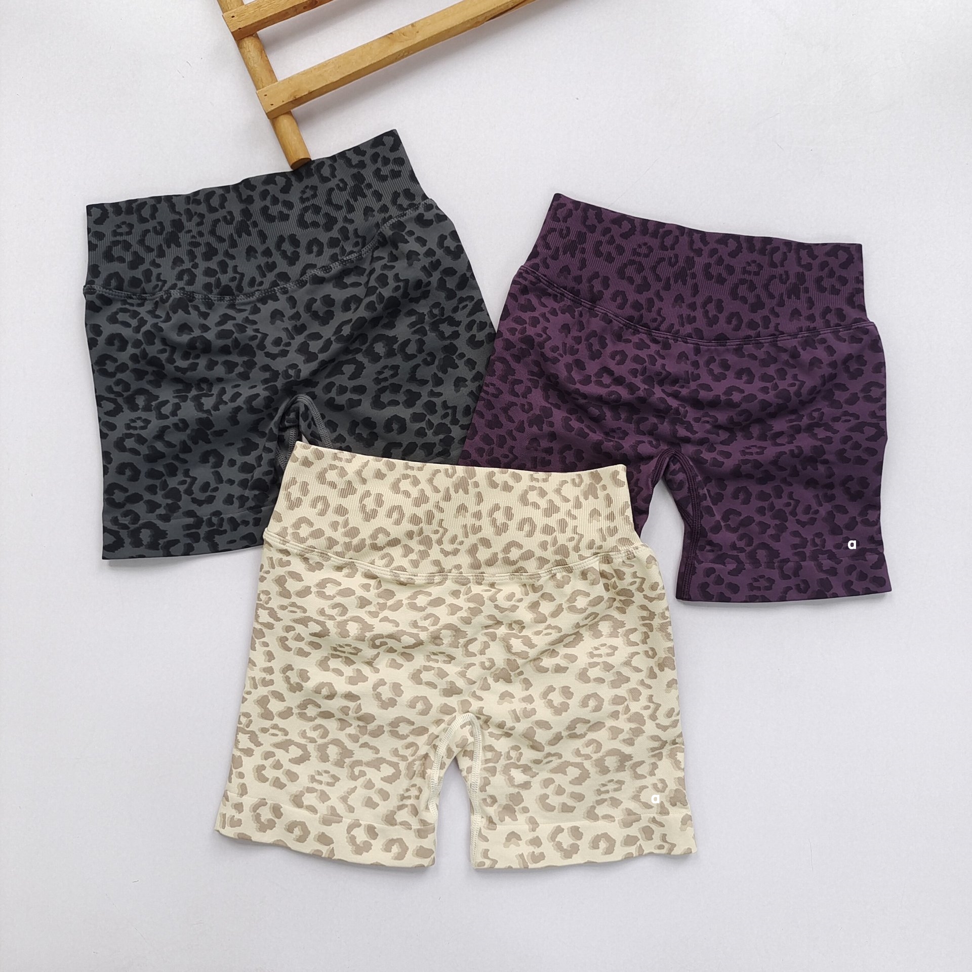 A2998 Leopard-Print Yoga Shorts High-Waisted Butt-Lifting Fitness Pants Stretchy Tight-Fitting Running Shorts Peach-Colored Women's Quick-Dry