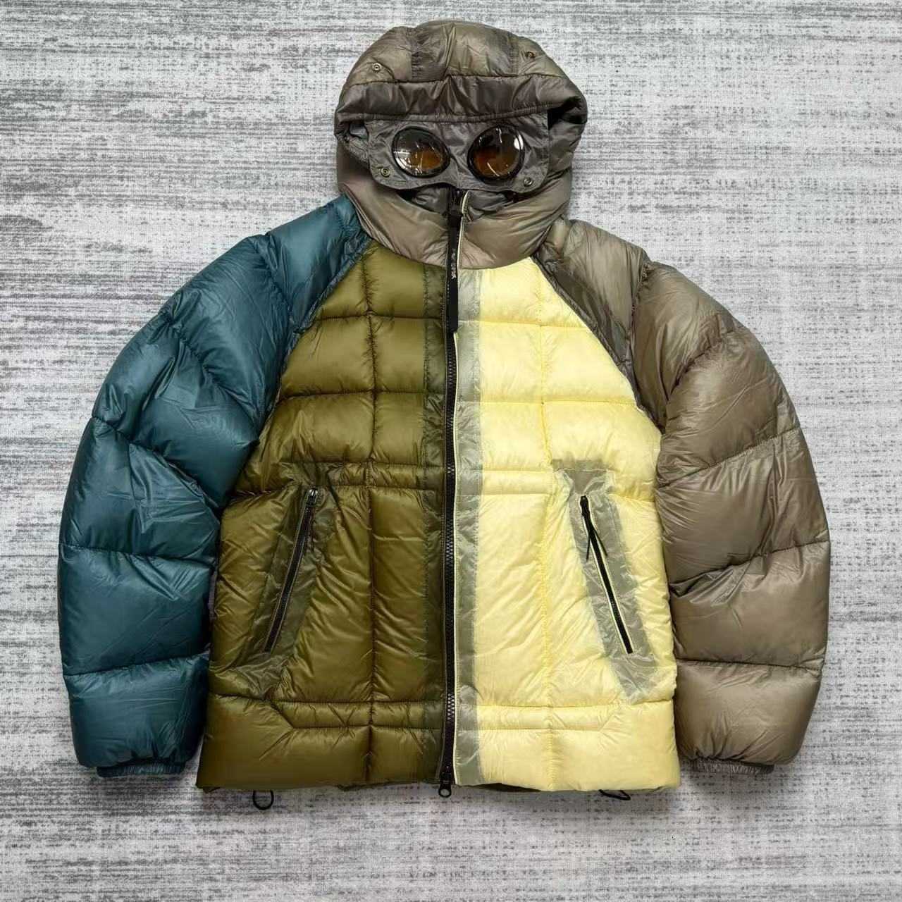 CC Men's UK Down Parkas black glass lid color-block fabric down jacket for men short and thickened for warmth lightweight with white duck down