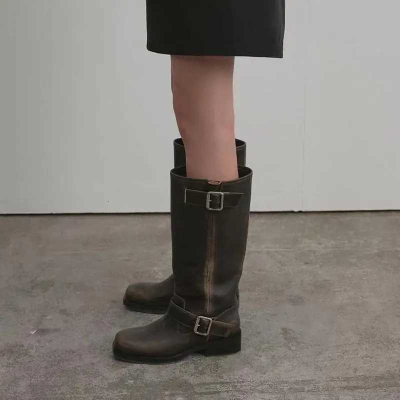 Designer 2023 Women's New Boots Boots Trend Platform Combat Boots Heel Buckle Vintage Fashion Casual Luxury Western Mid Calf Woman Boots J26092