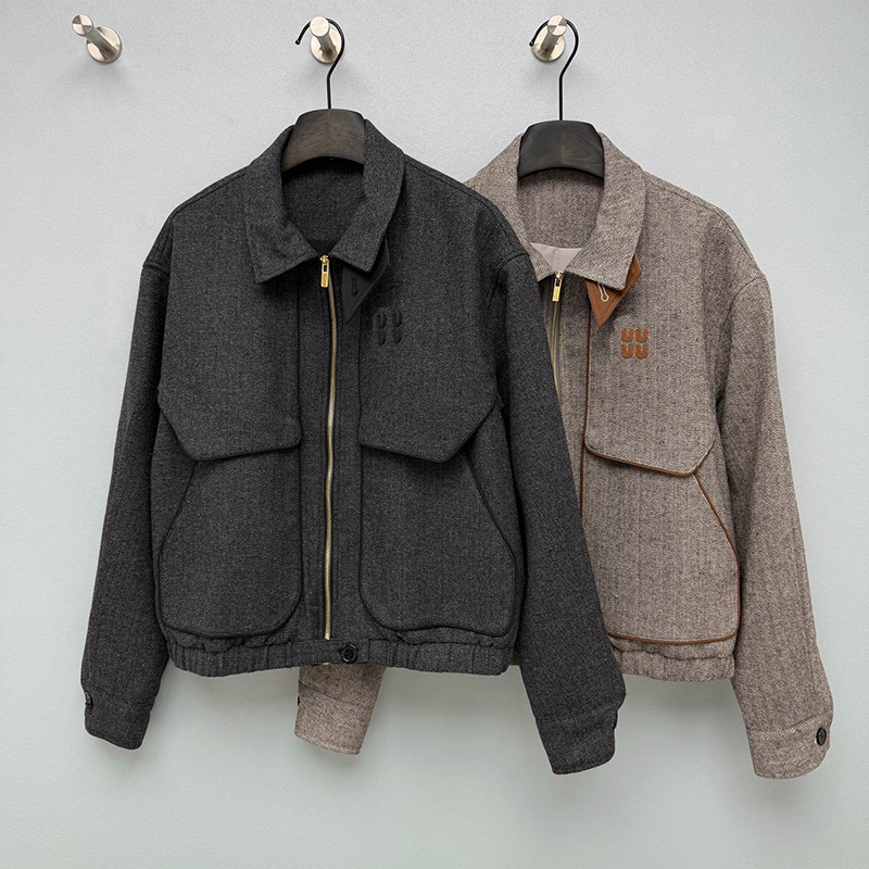 Designer Women Lapel Cropped Jacket Letters Applique Zipper Vintage Coats Autumn Winter Commute Style Casual Chic Overcoat