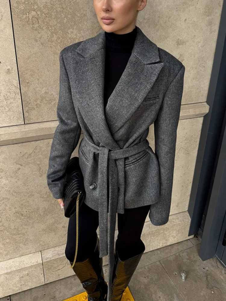 LGRQ Vintage Office Lady Blazers 2026 Autumn New Temperament Lapel Long-slved Double-breasted Jacket With Belt 19DB2784 S260923L1RC
