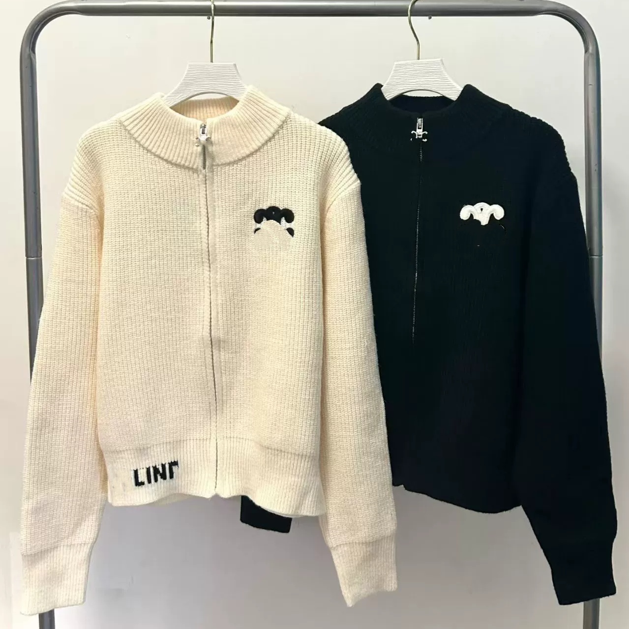LINE562 Luxury Sweaters Womens Long Sleeve Girls Zipper Cardigan Jumpers Designer Sweater Women Clothing Fashion Simple Coat Men Black White Casual