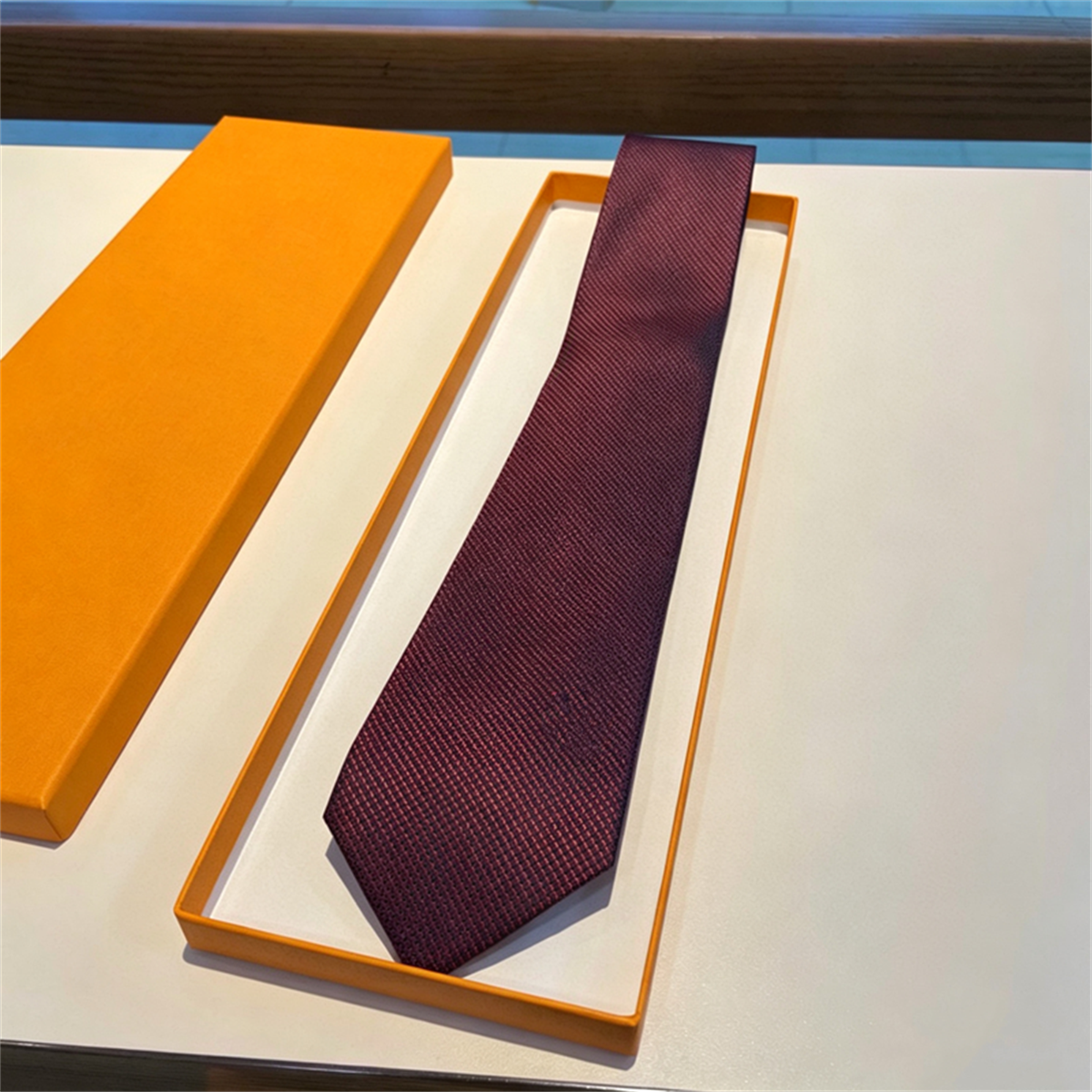 Men designer tie fashion tie business tie with gift box, breathable silk tie cool for spring summer office business wear