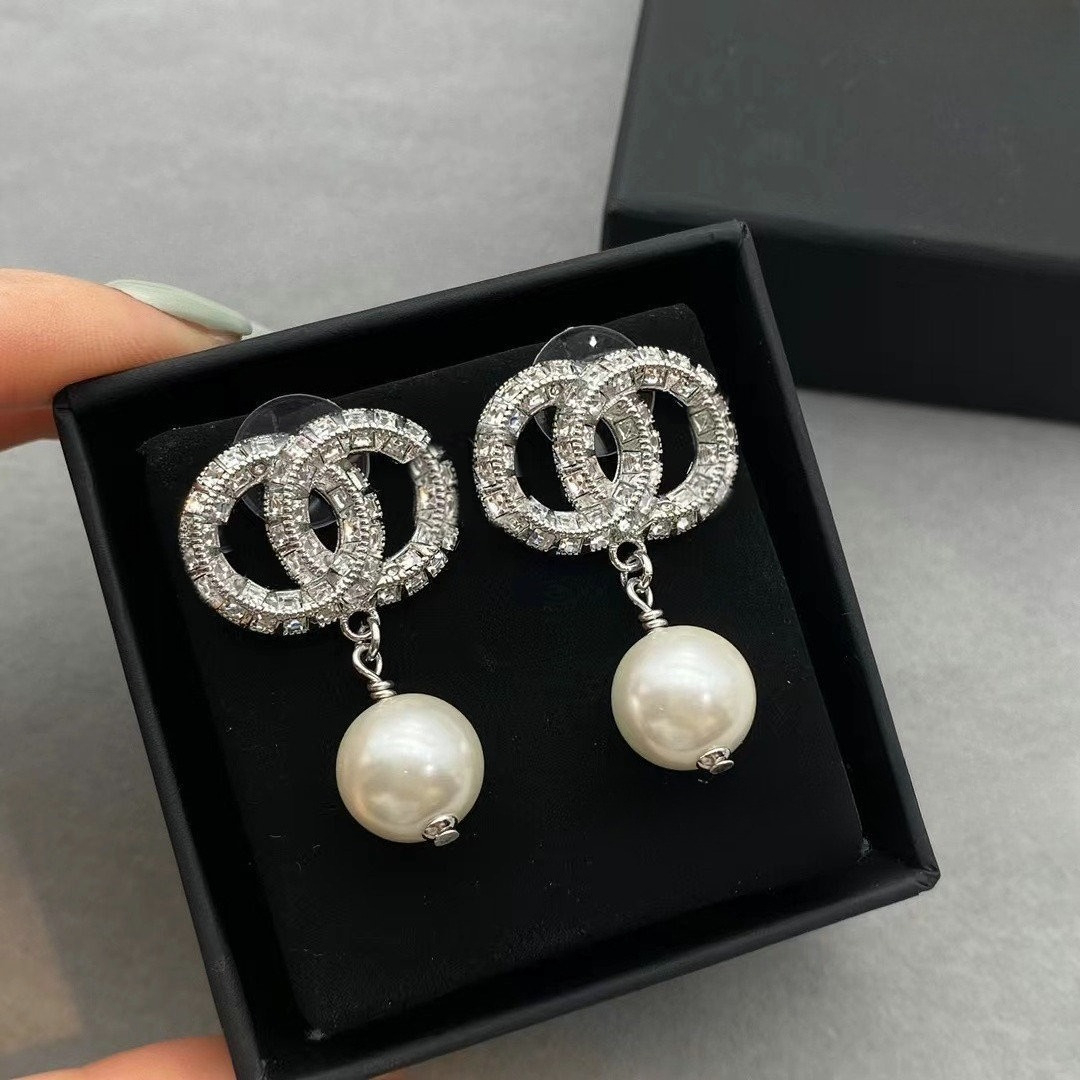 Luxury pearl earrings designer for women designer earrings flower stud diamond retro lady fashion dangle earings