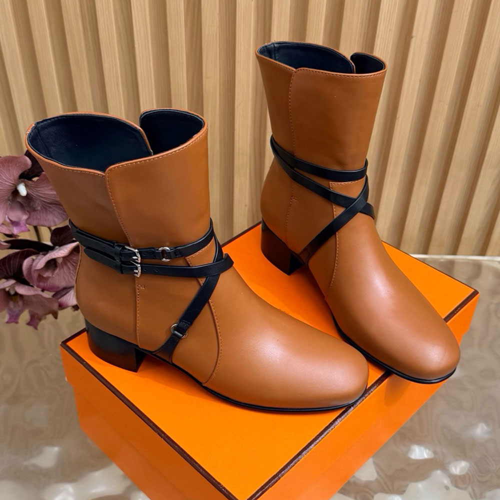 Womens Nancy 35 Ankle Boot Luxury Designer Boots H262080Z fashion black leather 26ss new classic retro short boots leather outsole height 3.5cm Size