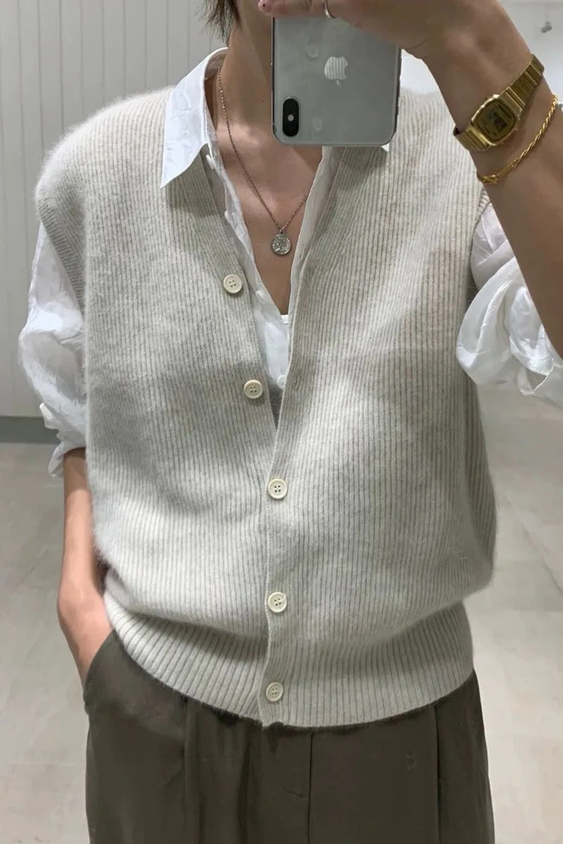 Camere Knitted V-Ne Vest Loose Women's Outerwear Spring Autumn Season Layering Woolen oulder Pad Jaet Commute Sle 260923