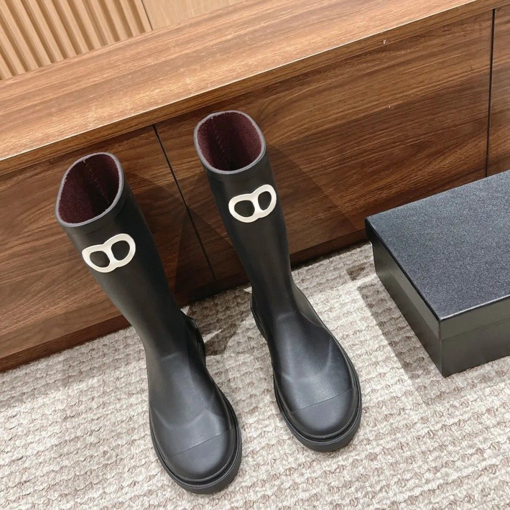 Designer logo rain boots shoes color waterproof high boots are suitable for daily outdoor wear in autumn and winter designer shoes essential wellies