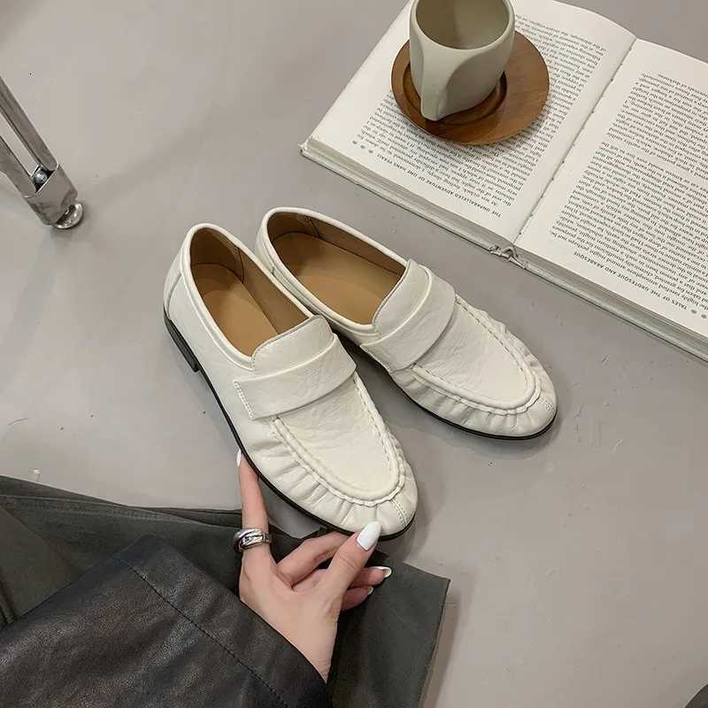 Shoes Lefu Dress Wen's Shoes Flat Botted Autumn New Single Shoe Round Toe Low Heel Pleated British Style Leather Shoes J260922