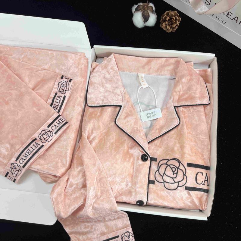 New Light Luxury Women S Pajamas Spring Autumn Winter Featuring Lapel And Diamond Velvet Two Piece Set Suitable For Wearing At Home Or As Outerwear