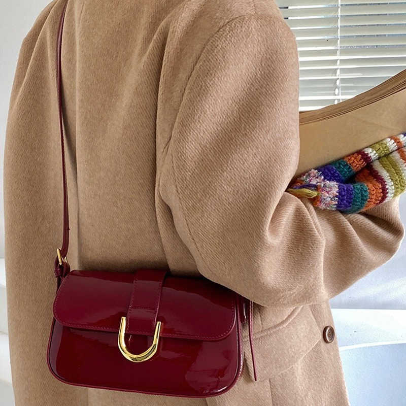 Cross Body 2026 Women Korean Style Red Shoulder Bags Lady Simplicity U-shaped Messenger Bag Female Versatile Handbag D260923