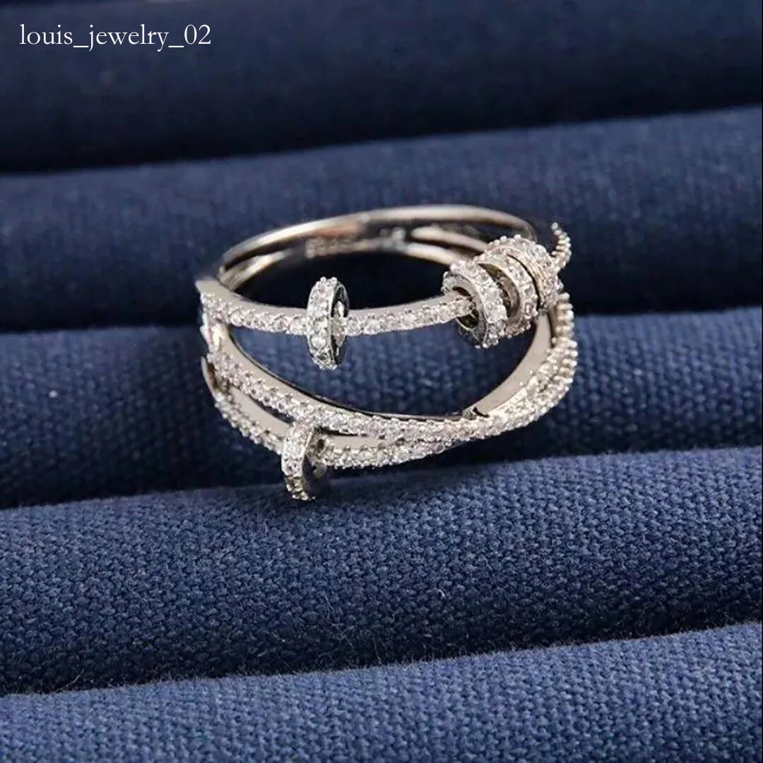 Luxury Designer Apmmonacos Womens Female Fashion Personality Ins Trendy Niche Design Time to Run Internet Celebrity Ring Elegant with Woman good for