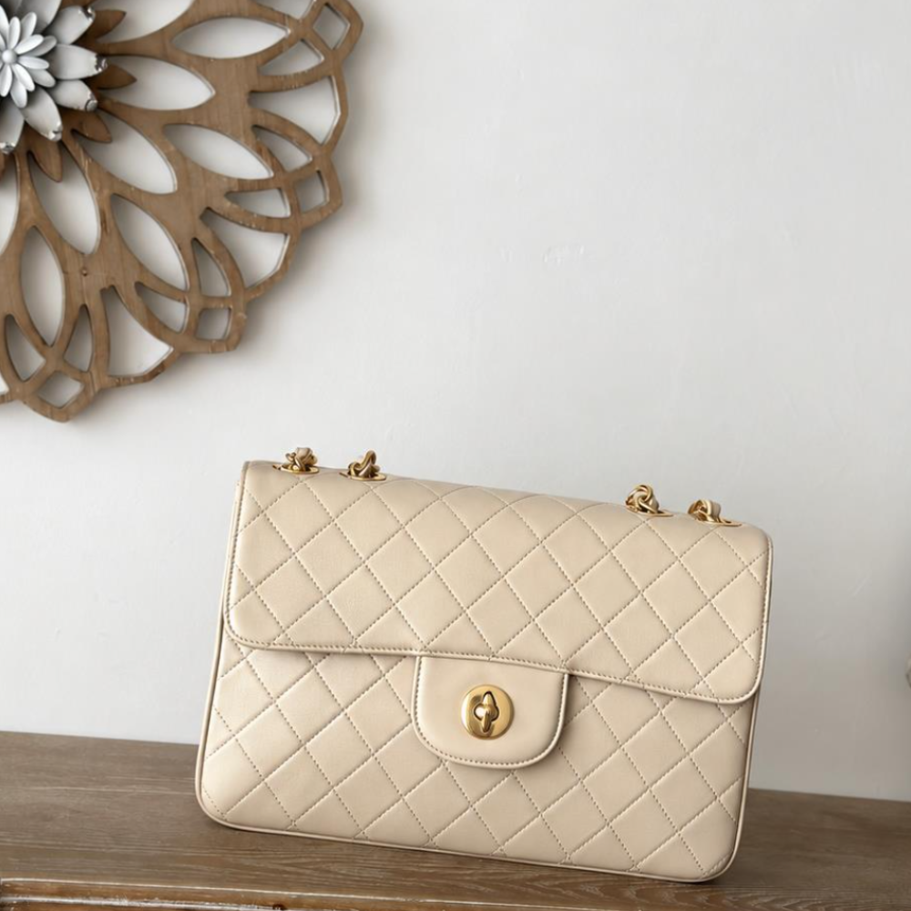 Classic Quilted Chain Crossbody Bag Large Lambskin Double Flap Turn Lock Refined Vintage-Inspired Weekend Top-Tier Designer Bag