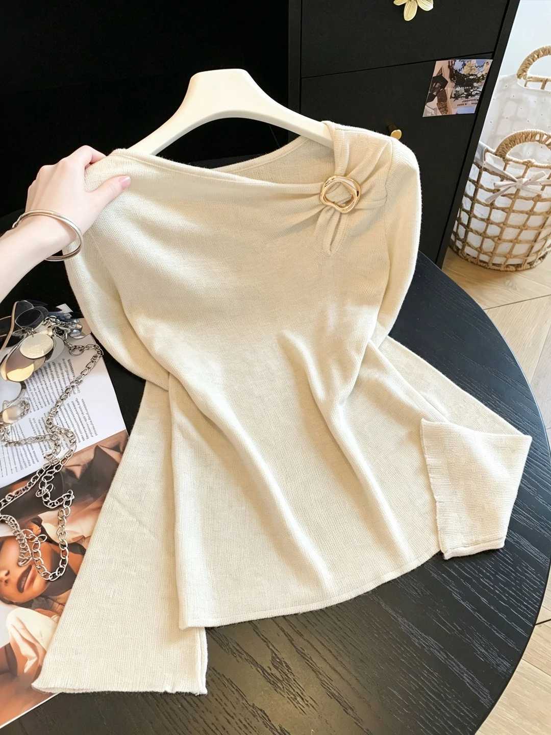 Women's Sweaters Slim Fit Long Sleeve Knitted Sweater Women's Base Shirt Top Autumn New Style Design Sense Irregular Light Brown Knitwear