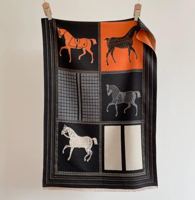 selling Designer Best Classic Letter Horse Women Scarf 100% Cashmere Scarves For Winter Warm mens and Womens Long Wraps Size 180x65cm 100%