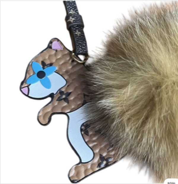Designer keychain bag accessory plush keychain cute and soft plush bag accessory with letter details, suitable for women's daily use and gifts