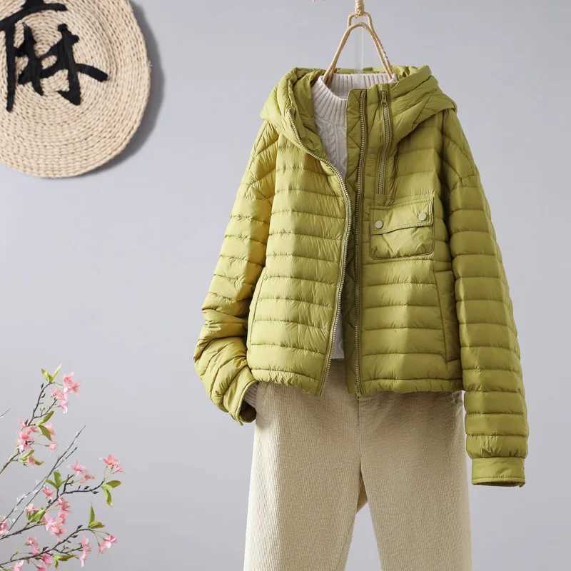 High Quty Down Coat Jacket 2024 Winer Pockets Hooded Short Puffer Coat Oversize Buttons Female Ladies New T209 M260922