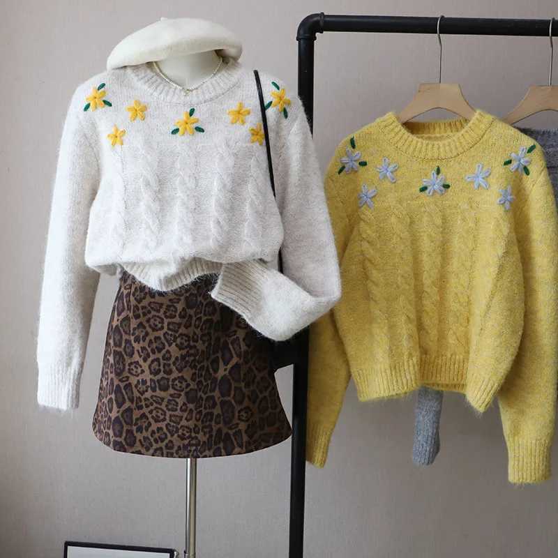 Women's Sweaters New 2026 Korean Style Floral Embroidery Yellow Sweaters Twisted Soft Knitted Round Neck Pullovers H260923