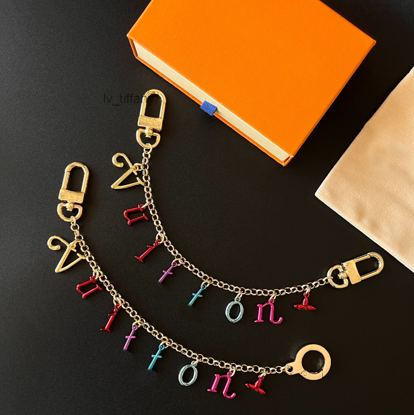Luxury Brand Keychains Designer Metal Colourful Letter Keyrings Fashion Bags Charm Lovers Car Key Chains Lanyards for Men Women Gift