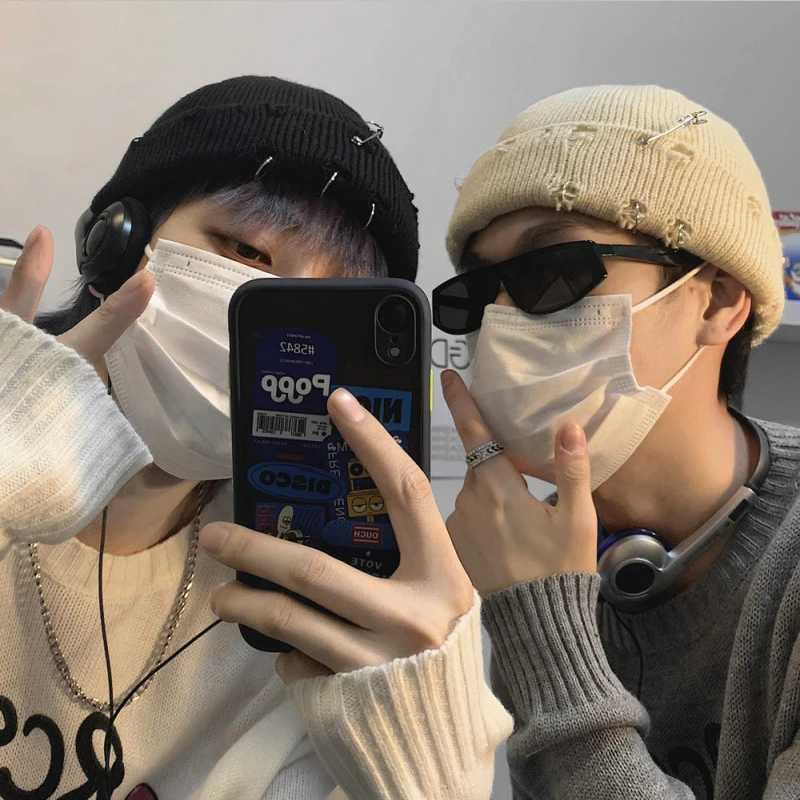 New Winter Harajuku Women Skullies Personality Warm Thick Knitted Hat Men Pin Hole Skullcap Short Hats Hip-hop Style Couple Cap Z260922