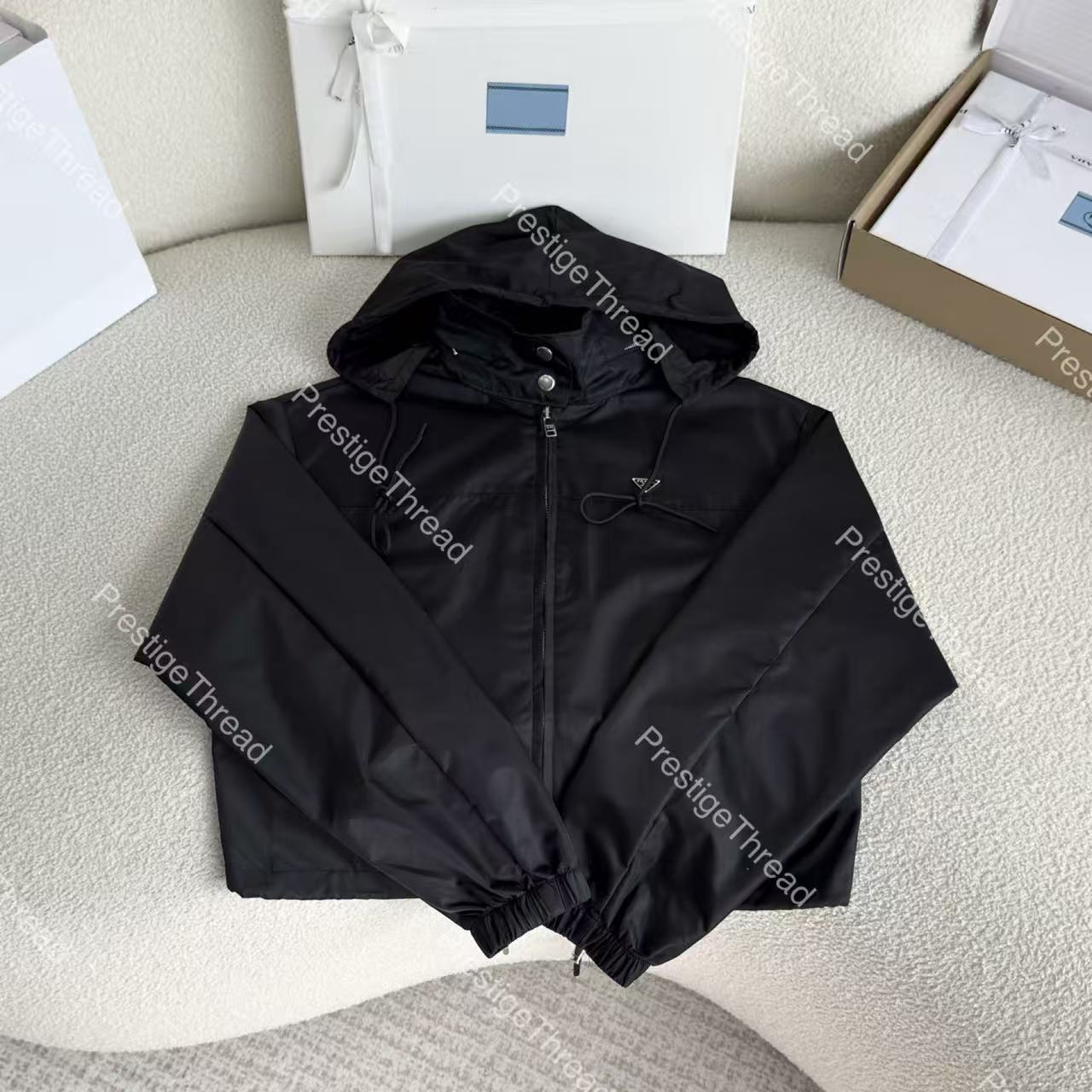 26 New Style Jacket Designer Men's Jackets Nylon Windproof Hoodie with Letter Triangle Logo