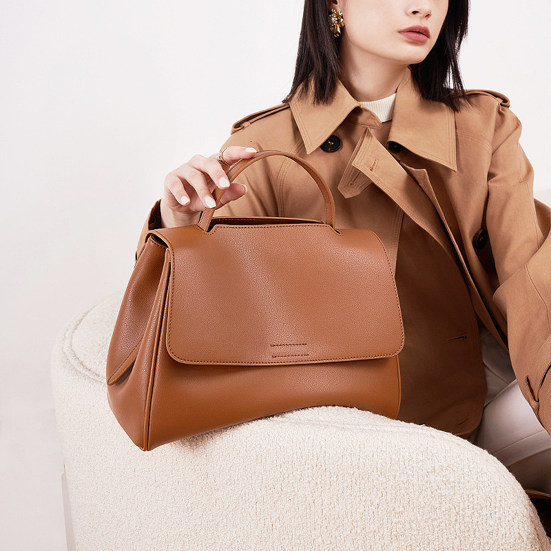 New fashionable cowhide sloping shoulder women's genuine leather large capacity bag multifunctional handbag file bag public document bag luxury