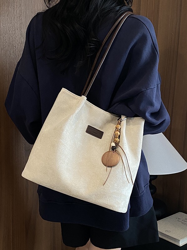 High end, lightweight, and exquisite women's handbag: a simple, stylish, and unique large capacity shoulder bag that is perfect for dhmallking