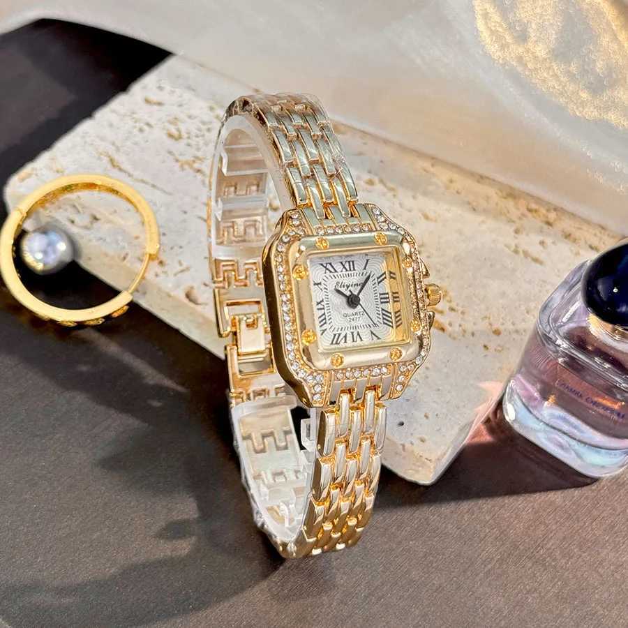 Women's Watches Classic Tank Series square fashionable alloy diamond-encrusted case Roman numeral dial ladies' quartz watchT260923
