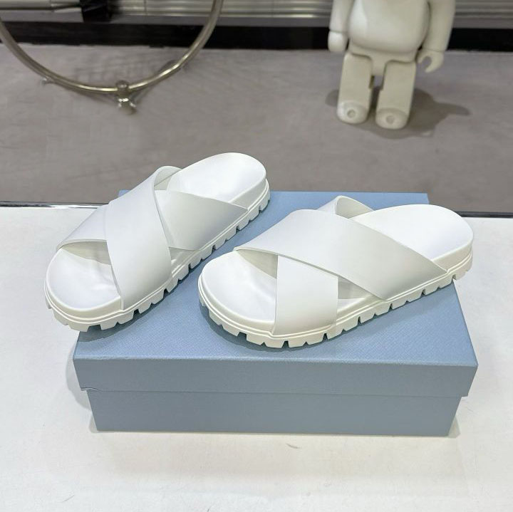 High quality women's clothing designer slippers fashionable cross toe sandals indoor park casual beach shoes