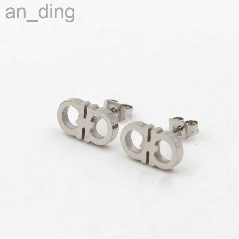 Fashion Letters Stud Earrings for Women Stainless Steel OL Korean Designer Ear Rings Earings Earring Party Jewelry Gift Wholesale