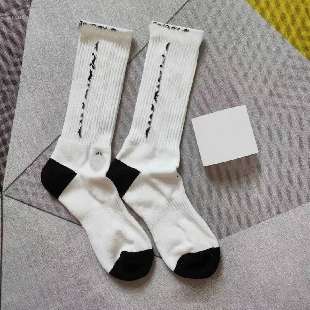 chrome socks Premium Autumn Winter Warm Mens Designer Socks Womens White Long Personalized Red Lip Pattern Sportswear Brand Wholesale Hot Sale Chrom