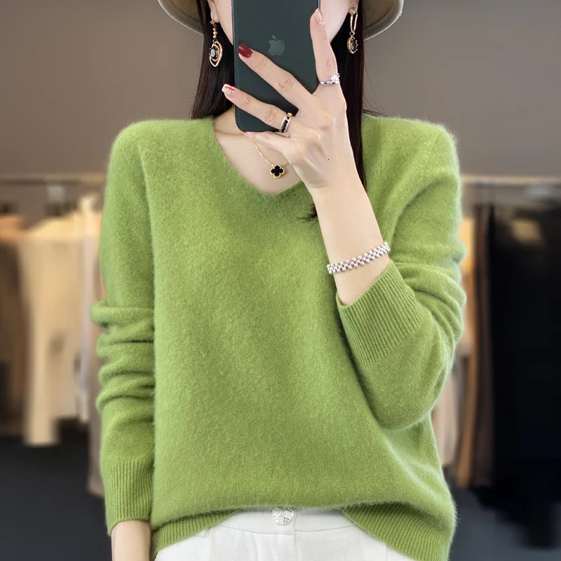 100% Merino pure wool sweater in autumn and winter women's V-neck knitted long-sleeved solid color warm sweater 260923