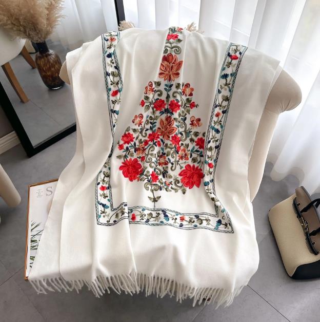 Embroidery Exquisite Floral Imitation Cashmere Shawl Black Tassel Thickened Fashion Accessories Warm Scarf For Autumn Winter Travel Atmosphere 65X18