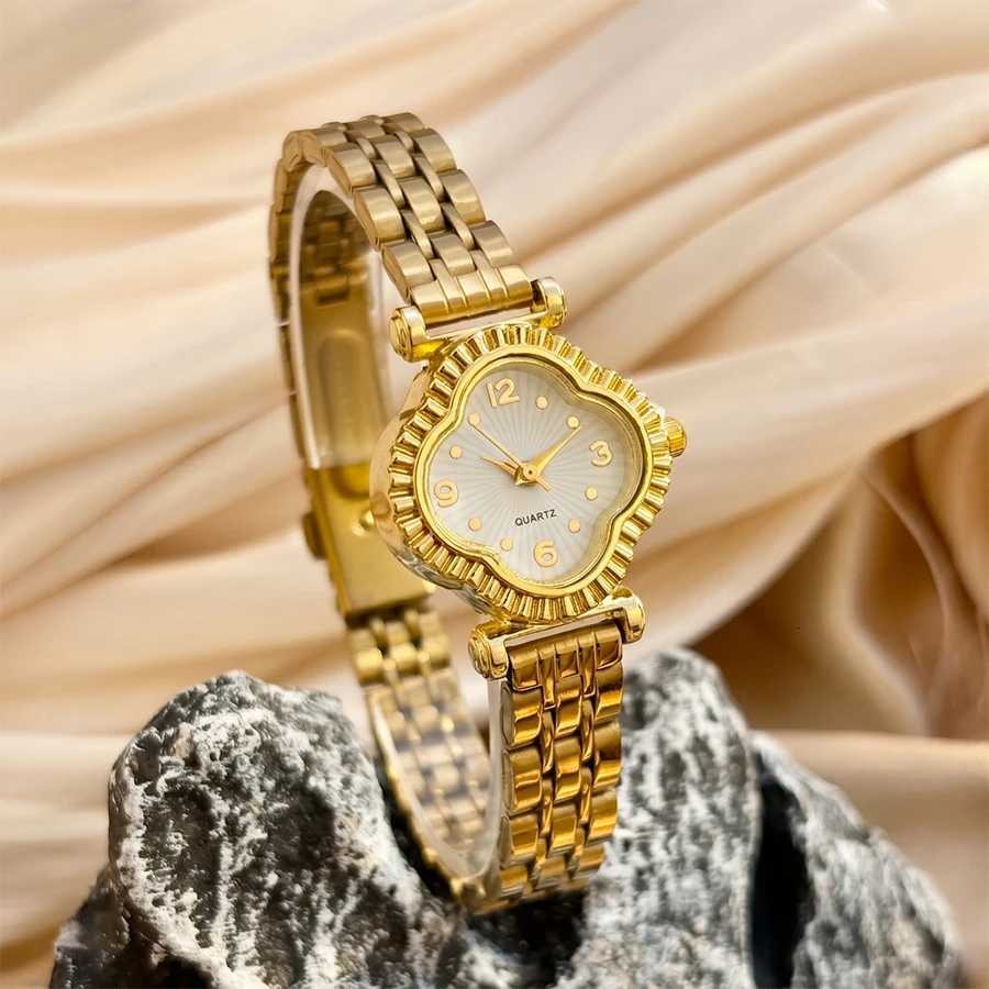 Women's Watches Vintage Watch for Woman Four-Leaf Clover Lace Dial Stainless Steel Strap Classic Retro Wrist WatchT260923